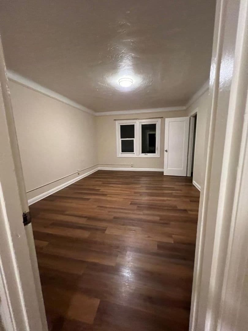 Pittsburg Apartment: 45 W. Tenth st.