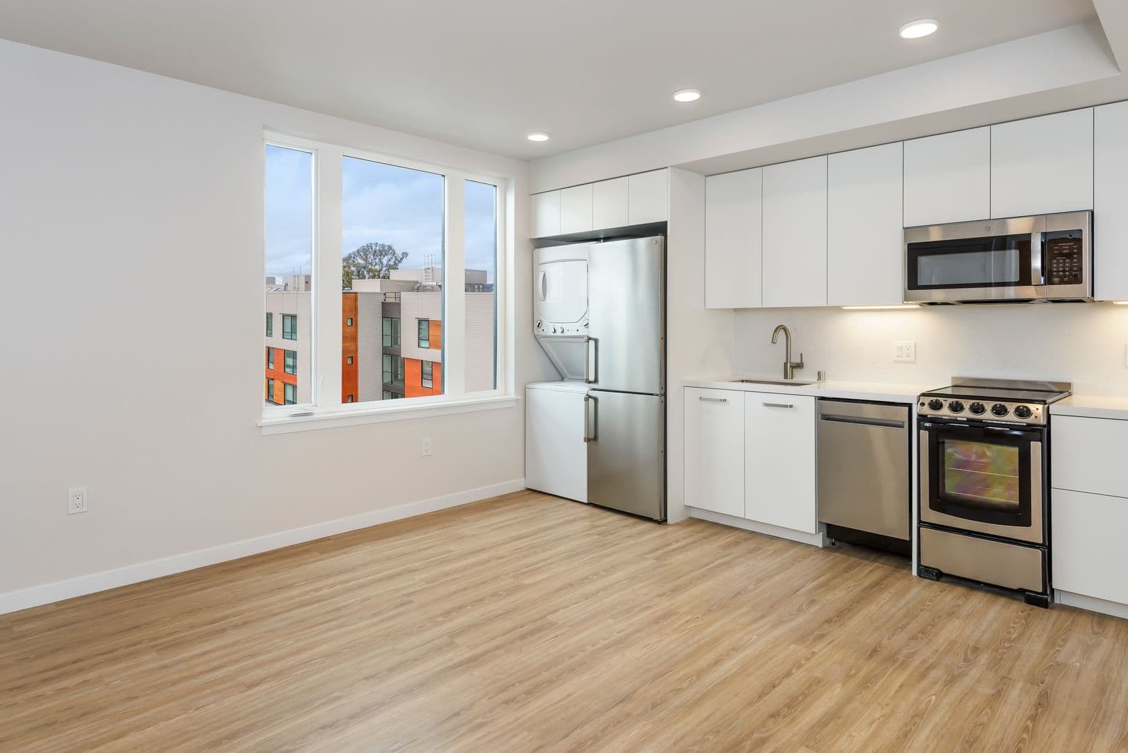 Berkeley Apartment: 2067 University Ave