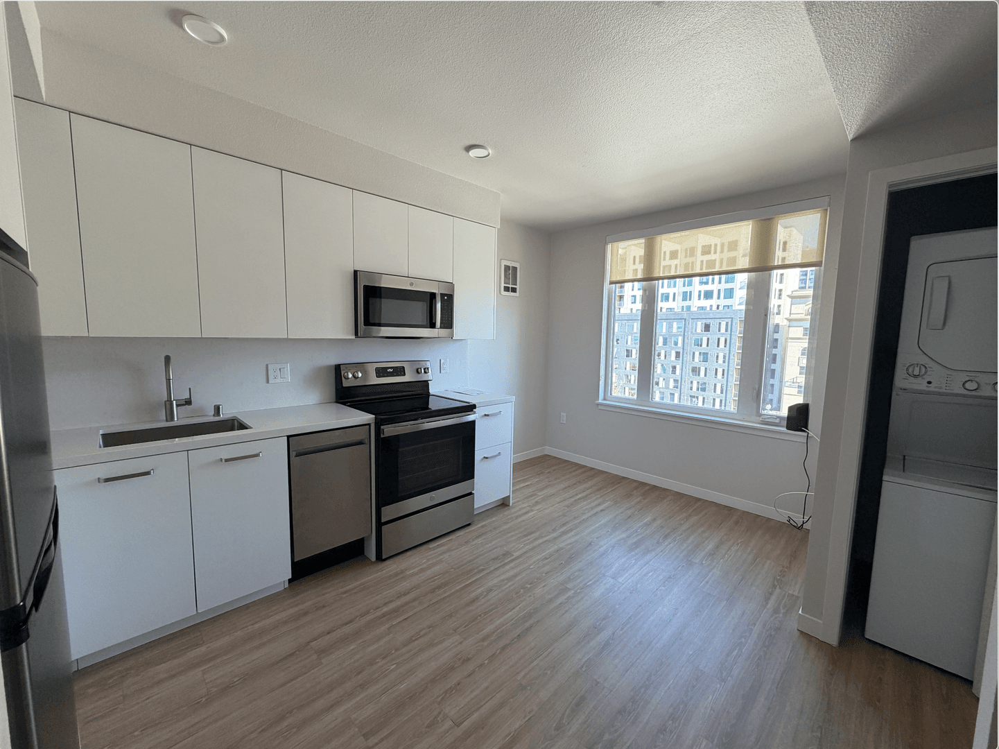 Berkeley Apartment: 2067 University Ave