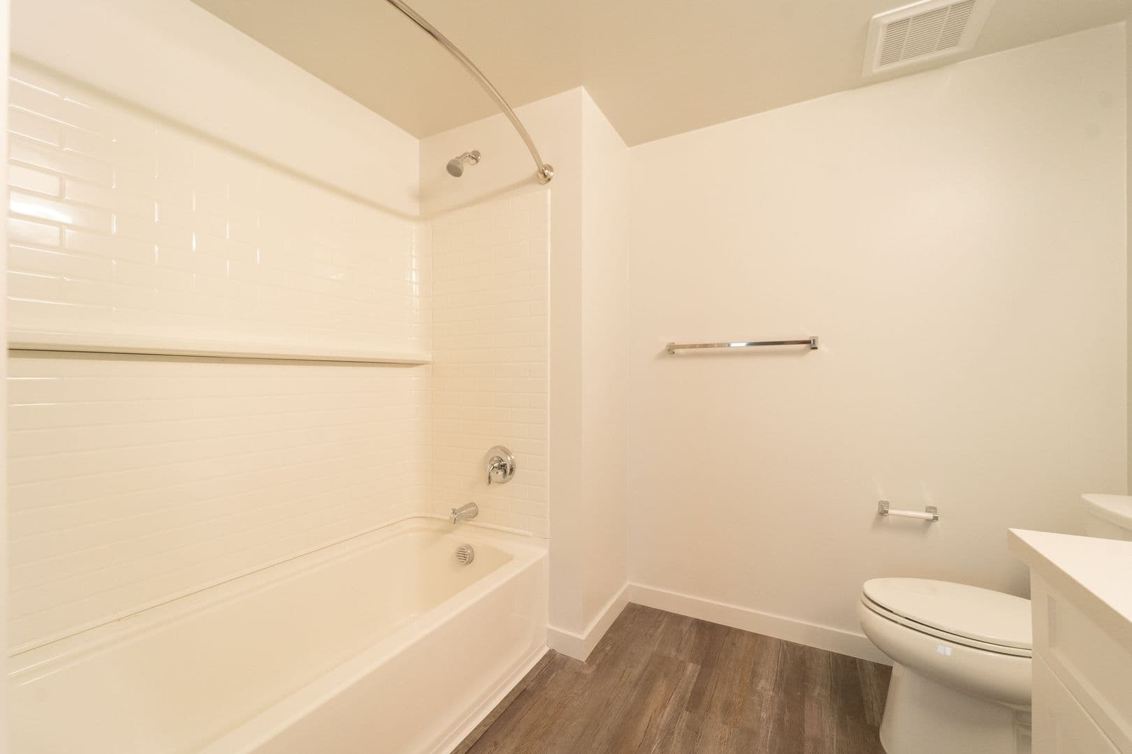Berkeley Apartment: 2077 Haste St
