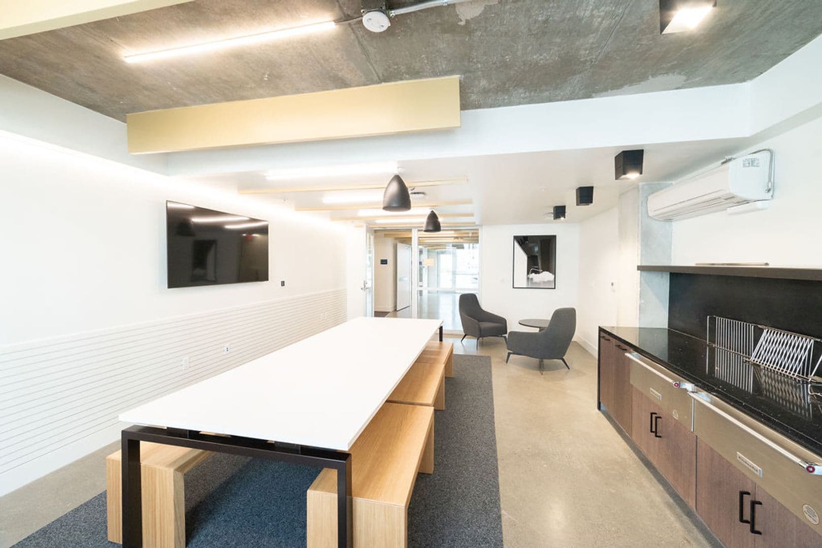Berkeley Apartment: 2150 Kittredge St