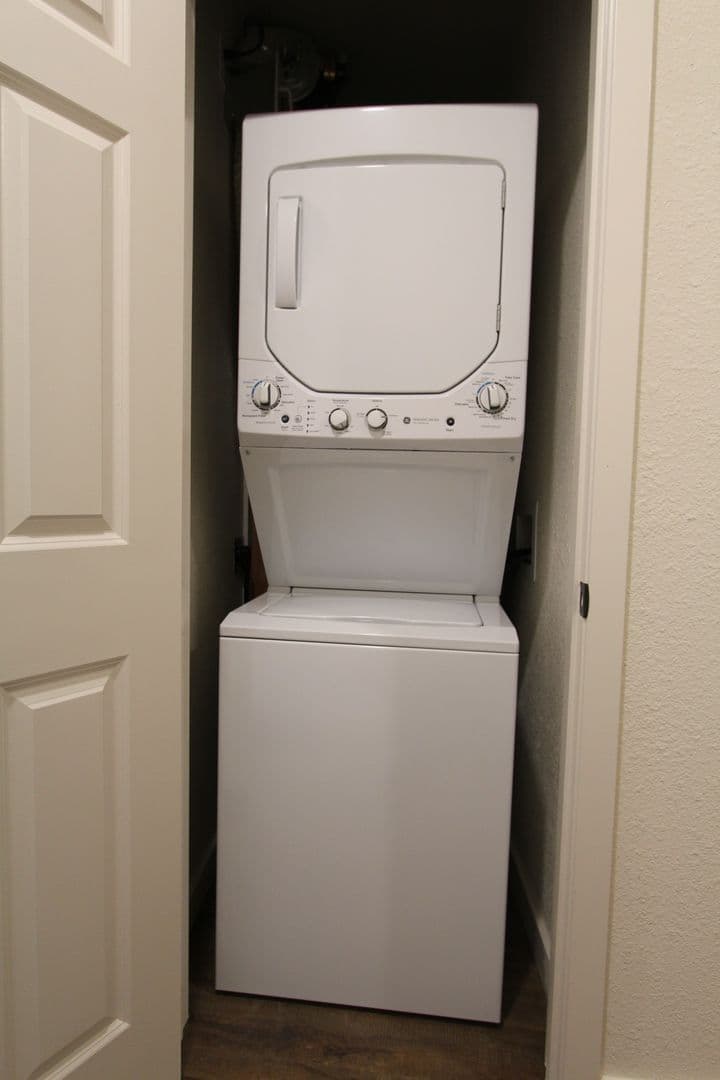 Berkeley Apartment: 1901 Dwight Way