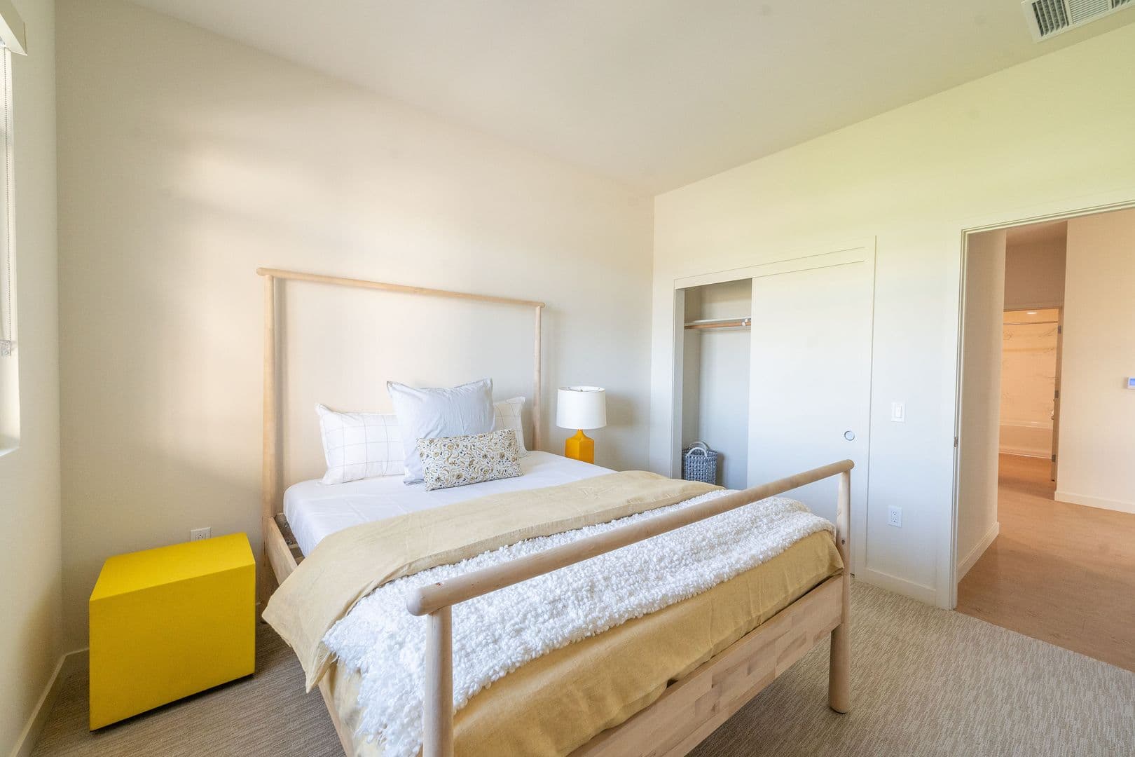 Oakland Apartment: 240 W. MacArthur Blvd