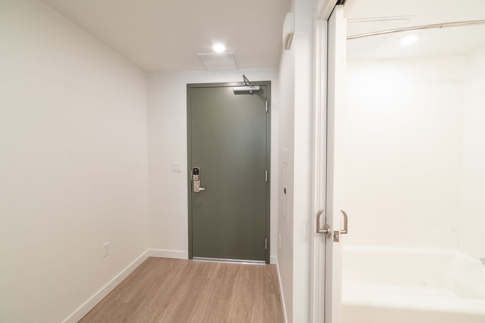Berkeley Apartment: 2001 Milvia St
