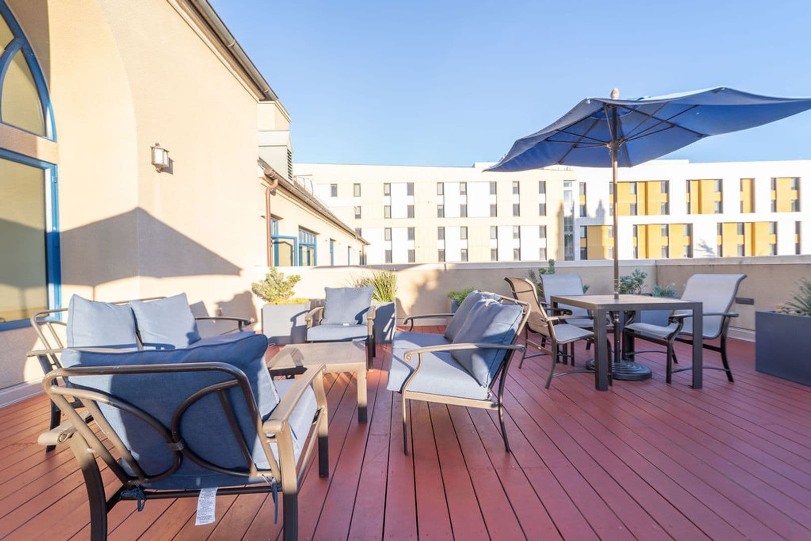 Berkeley Apartment: 2398 Bancroft Way