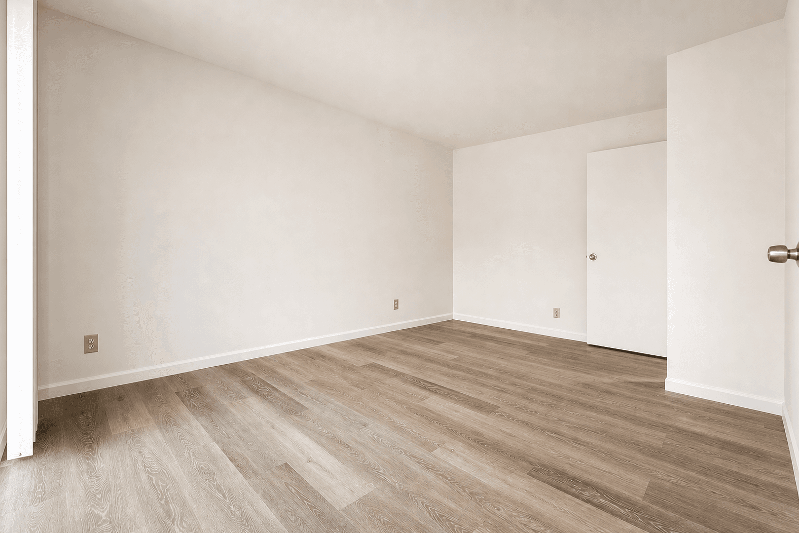 Berkeley Apartment: 2540 College Ave