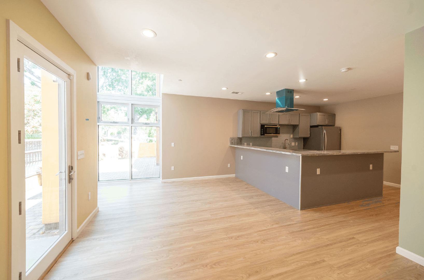 Emeryville Apartment: 1276 Ocean Ave