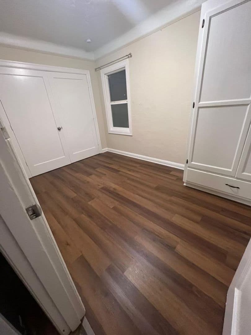 Pittsburg Apartment: 45 W. Tenth st.