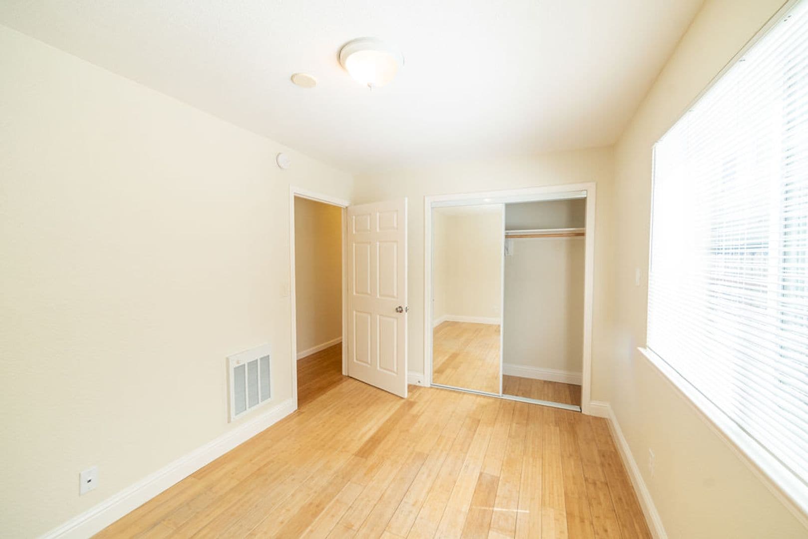 Berkeley Apartment: 2233 Channing Way