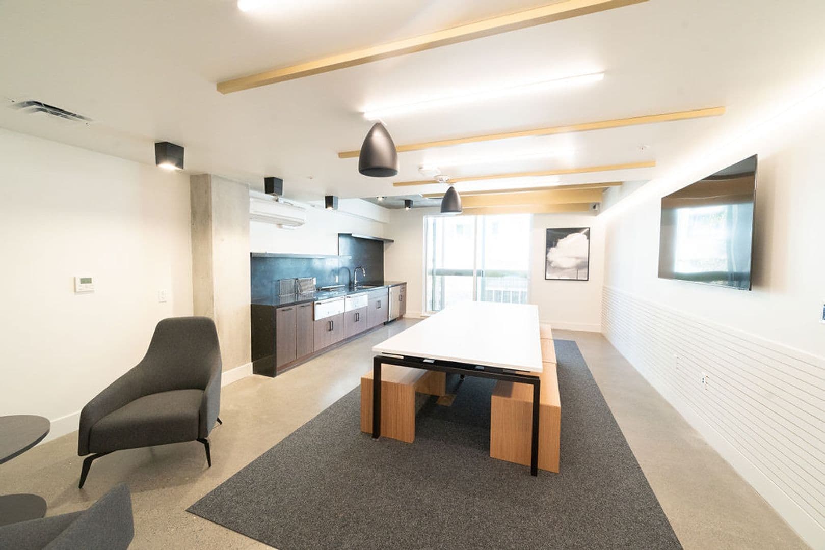 Berkeley Apartment: 2150 Kittredge St