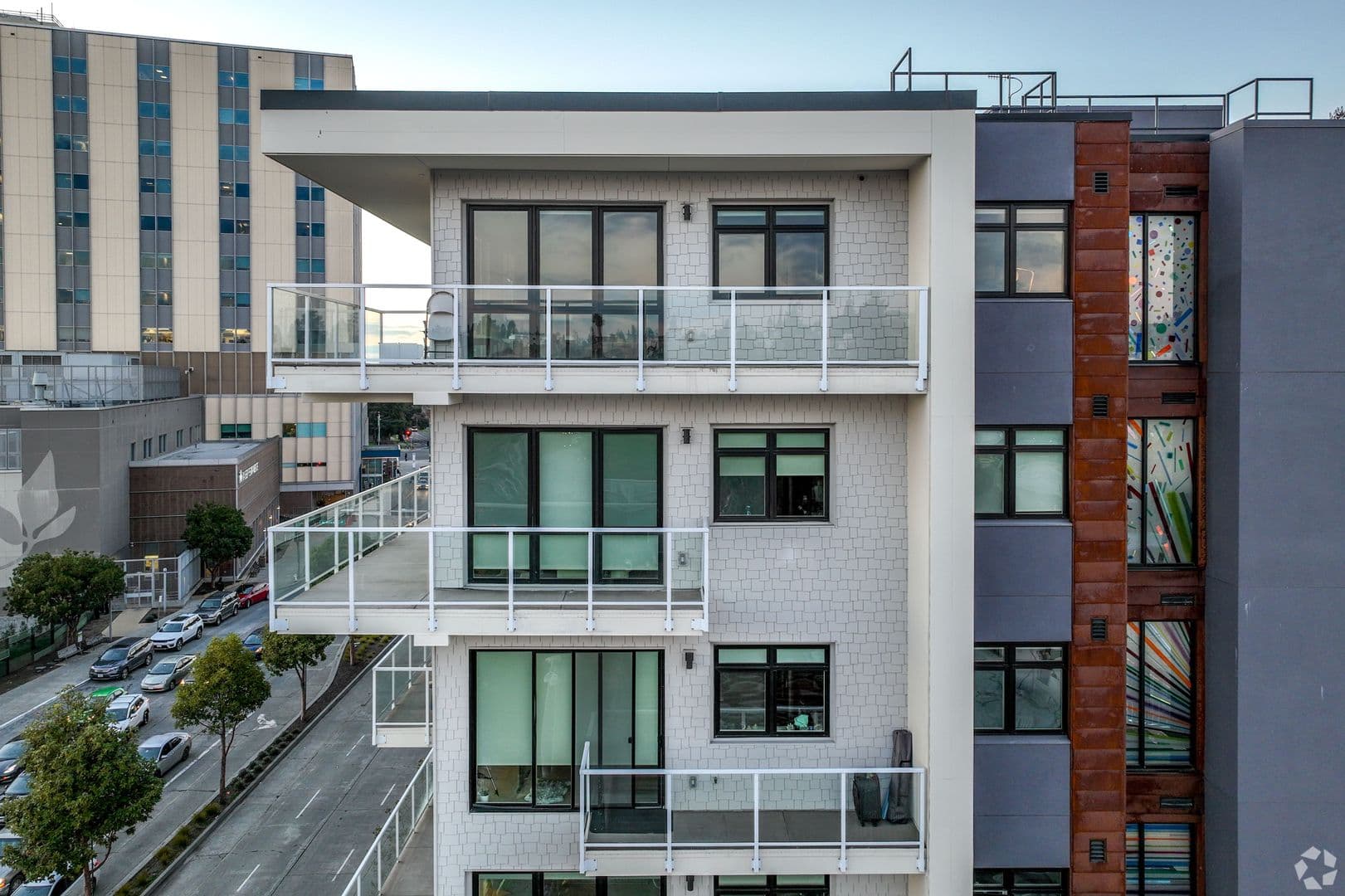 Oakland Apartment: 240 W. MacArthur Blvd