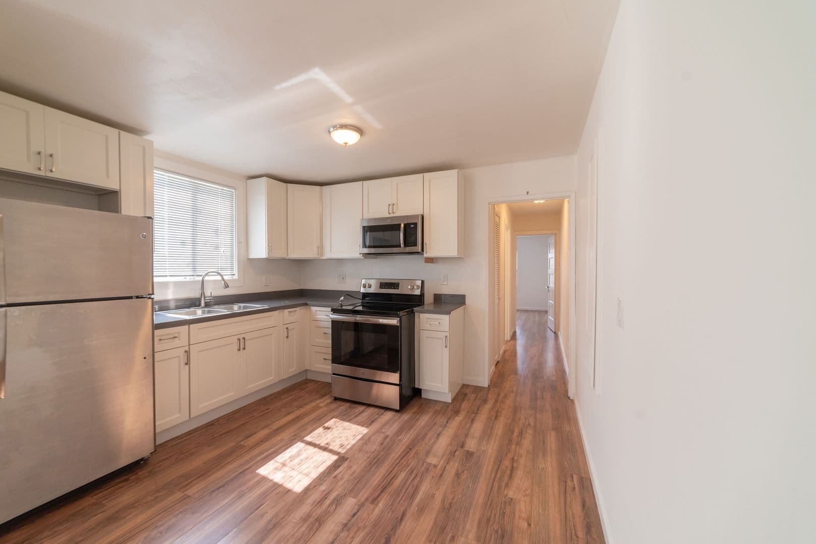Emeryville Apartment: 1049 43rd Street