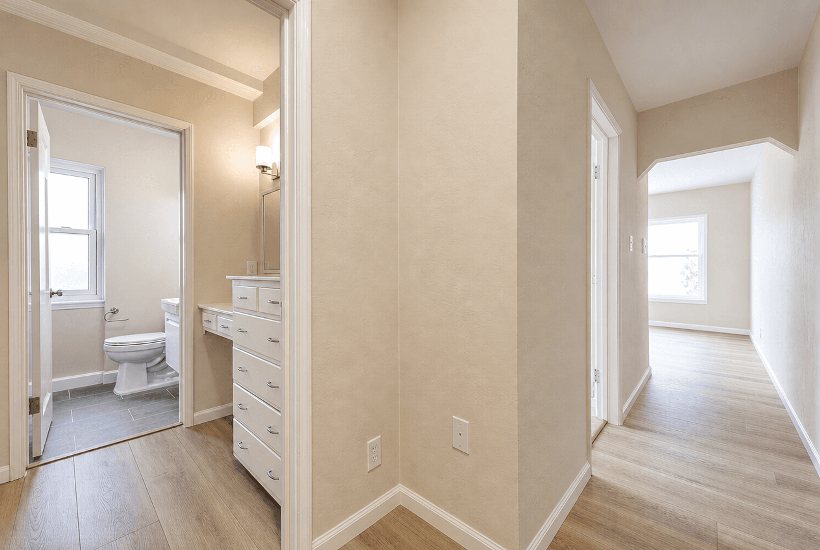 Albany Apartment: 935 Solano Avenue