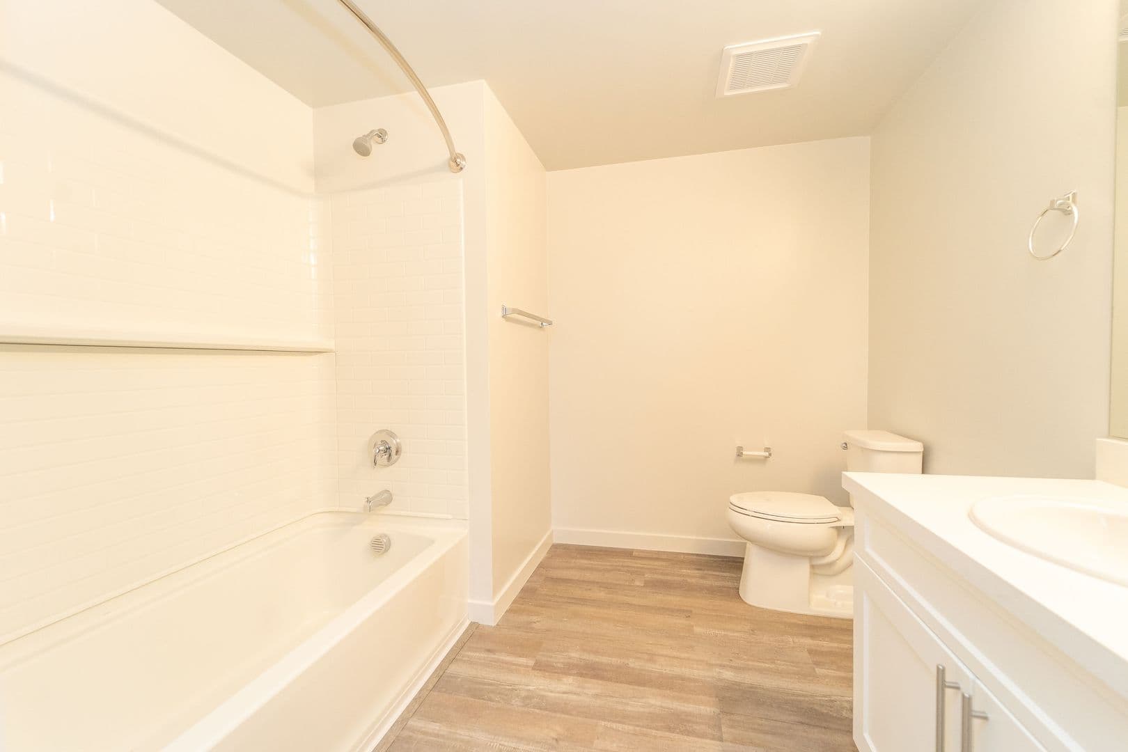 Berkeley Apartment: 2077 Haste St