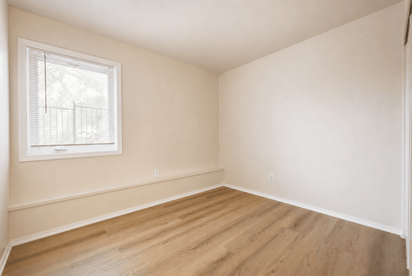 Pittsburg Apartment: 45 W. Tenth st.