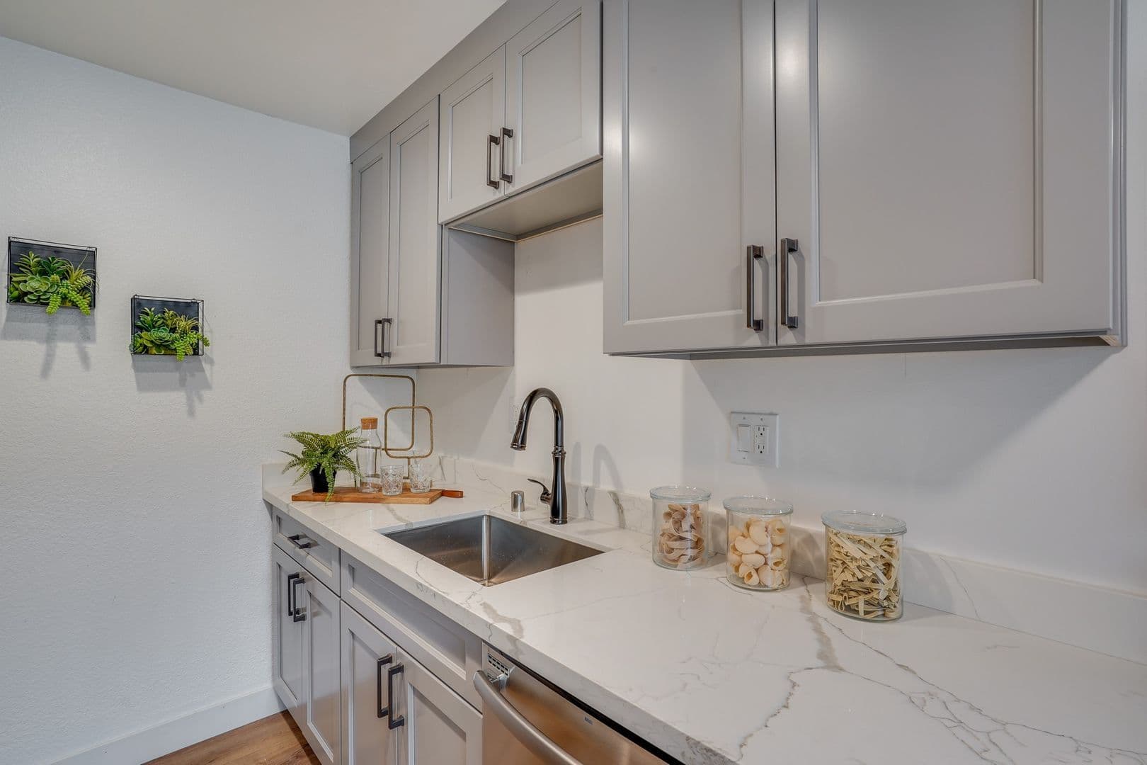 Hayward Apartment: 1282 Mattox Rd