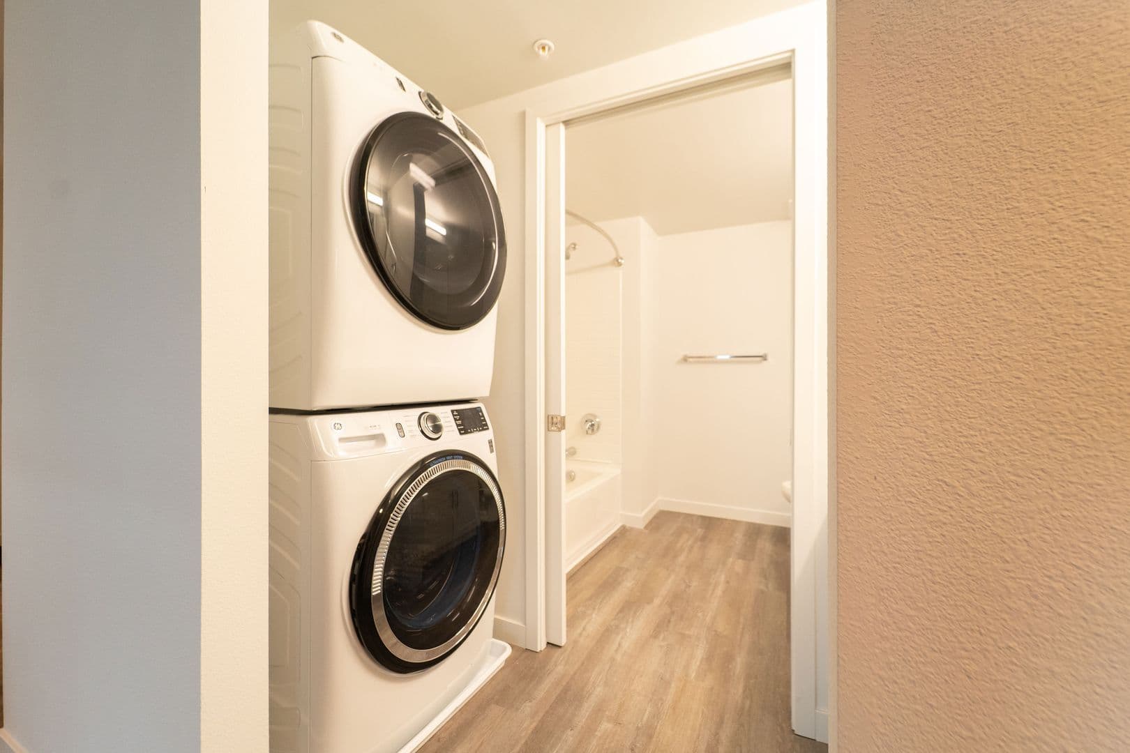 Berkeley Apartment: 2077 Haste St