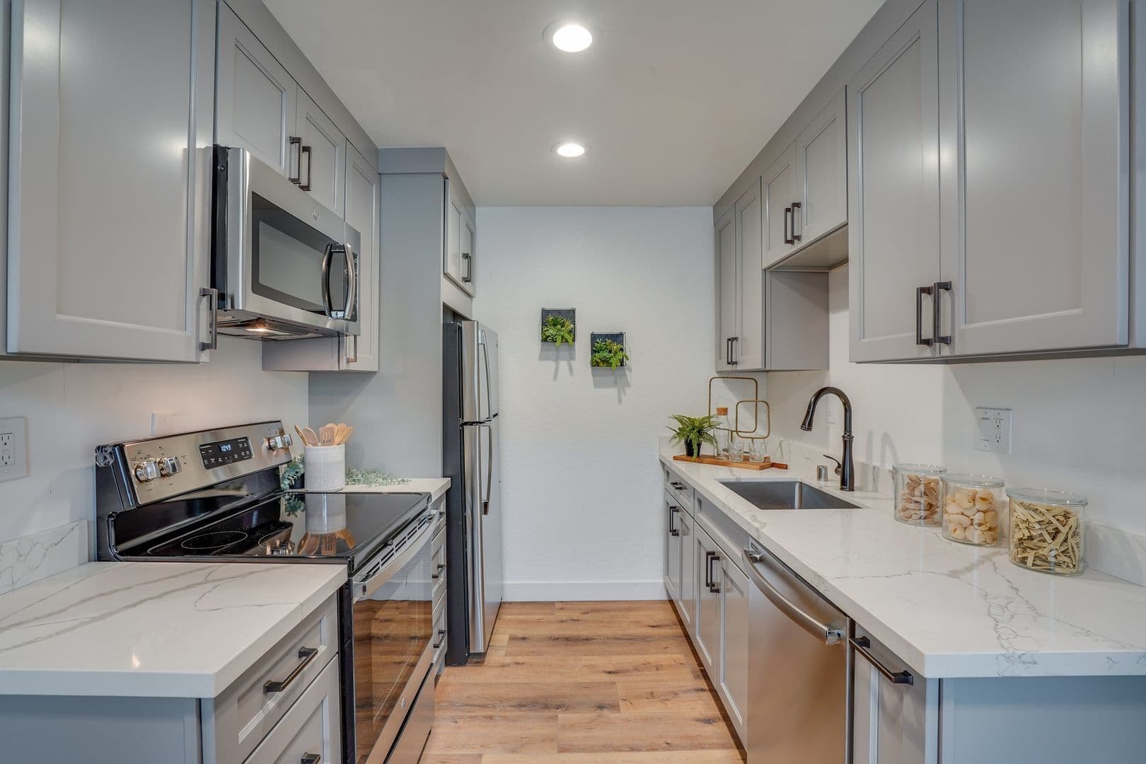 Hayward Apartment: 1282 Mattox Rd