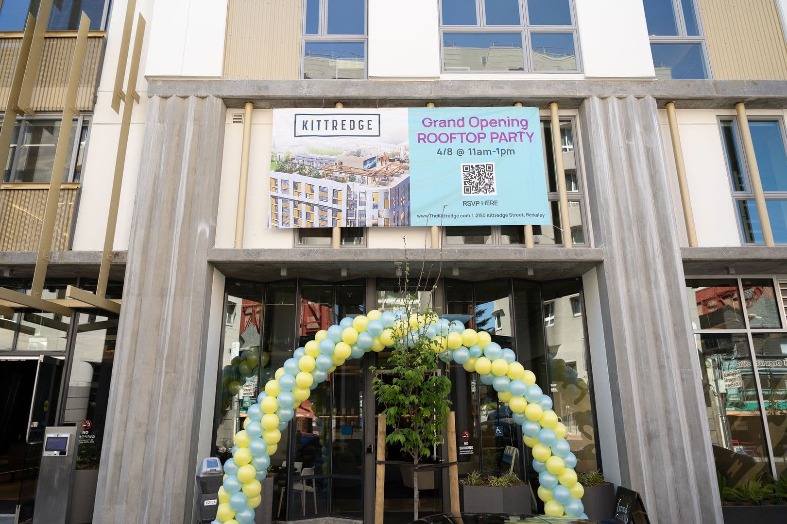 Berkeley Apartment: 2150 Kittredge St