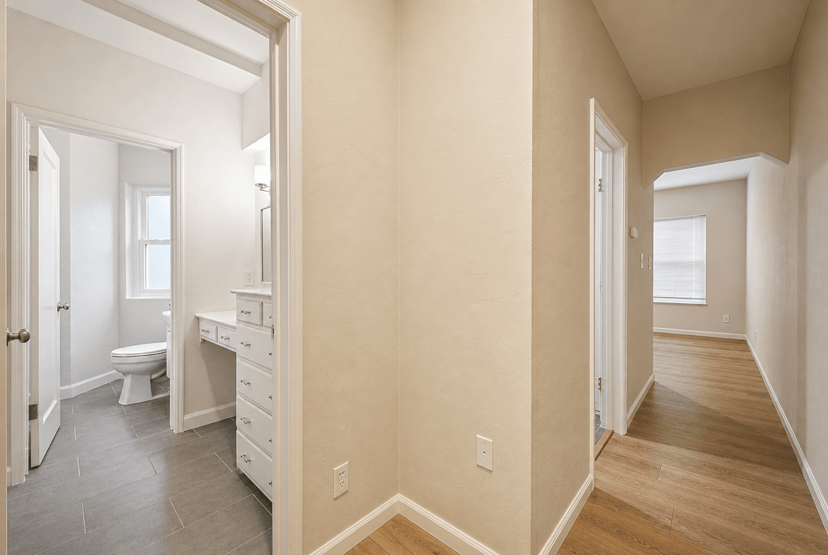 Albany Apartment: 935 Solano Avenue