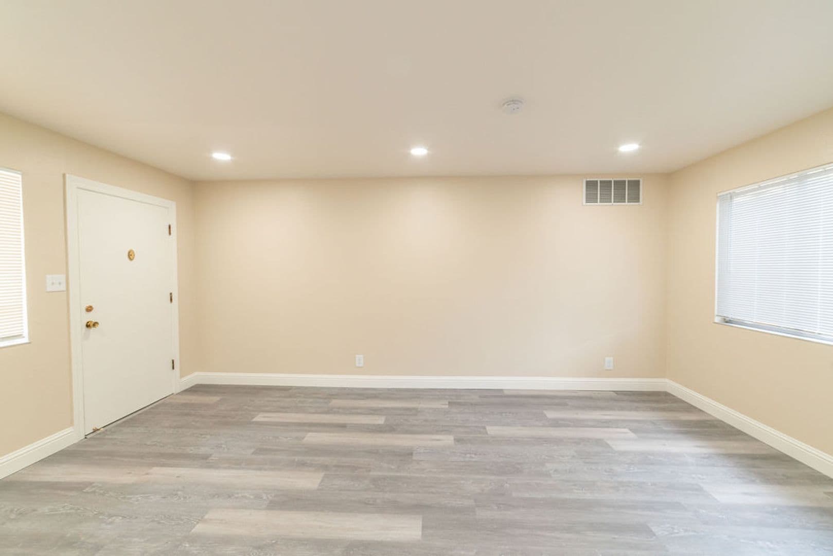 Oakland Apartment: 490 42nd Street