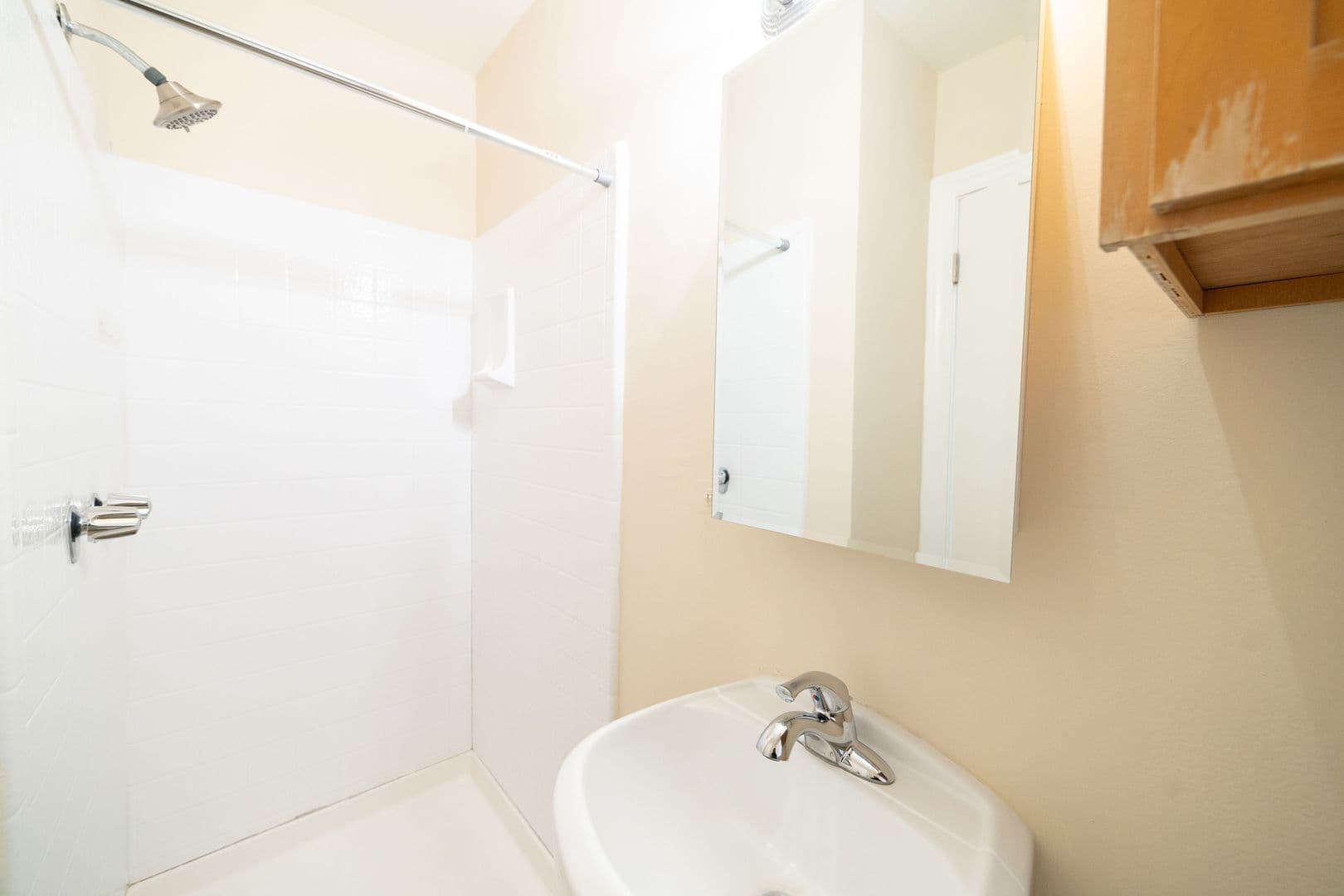 Oakland Apartment: 5471 Vicente Way