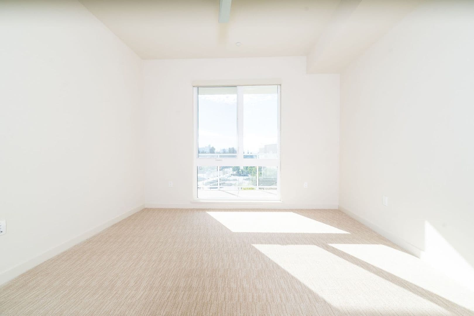 Oakland Apartment: 240 W. MacArthur Blvd