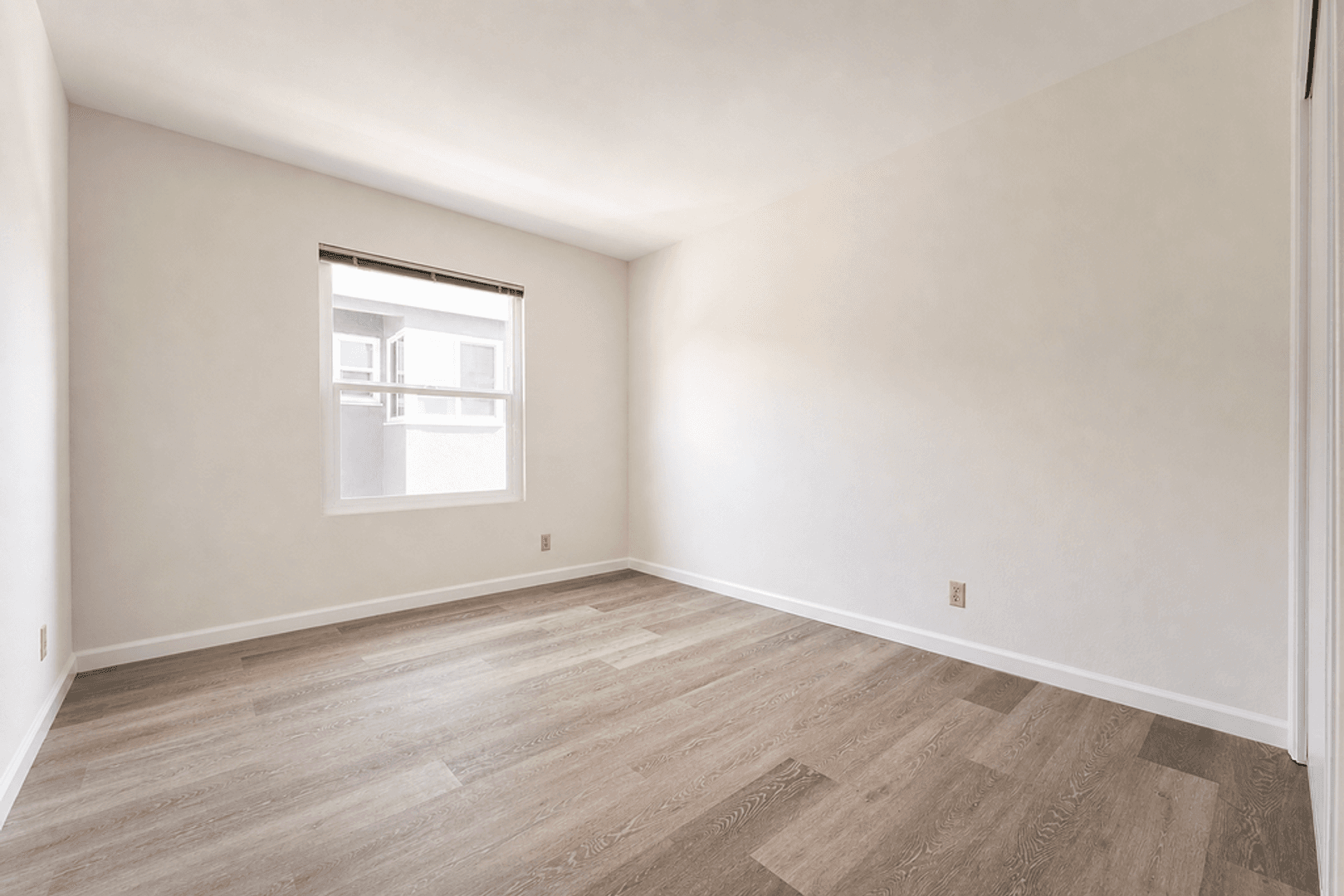 Berkeley Apartment: 2540 College Ave