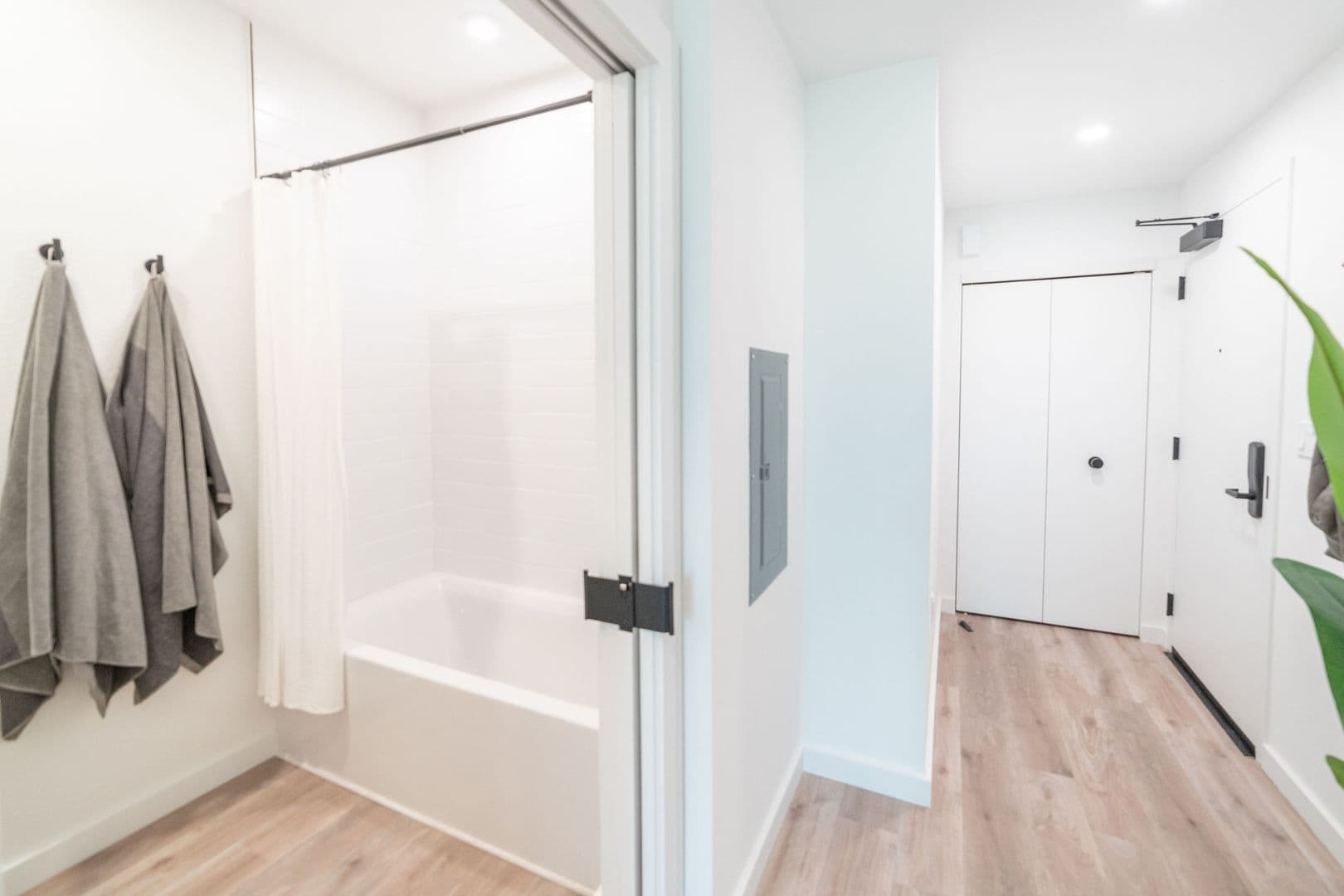 Berkeley Apartment: 2025 Kala Bagai Way