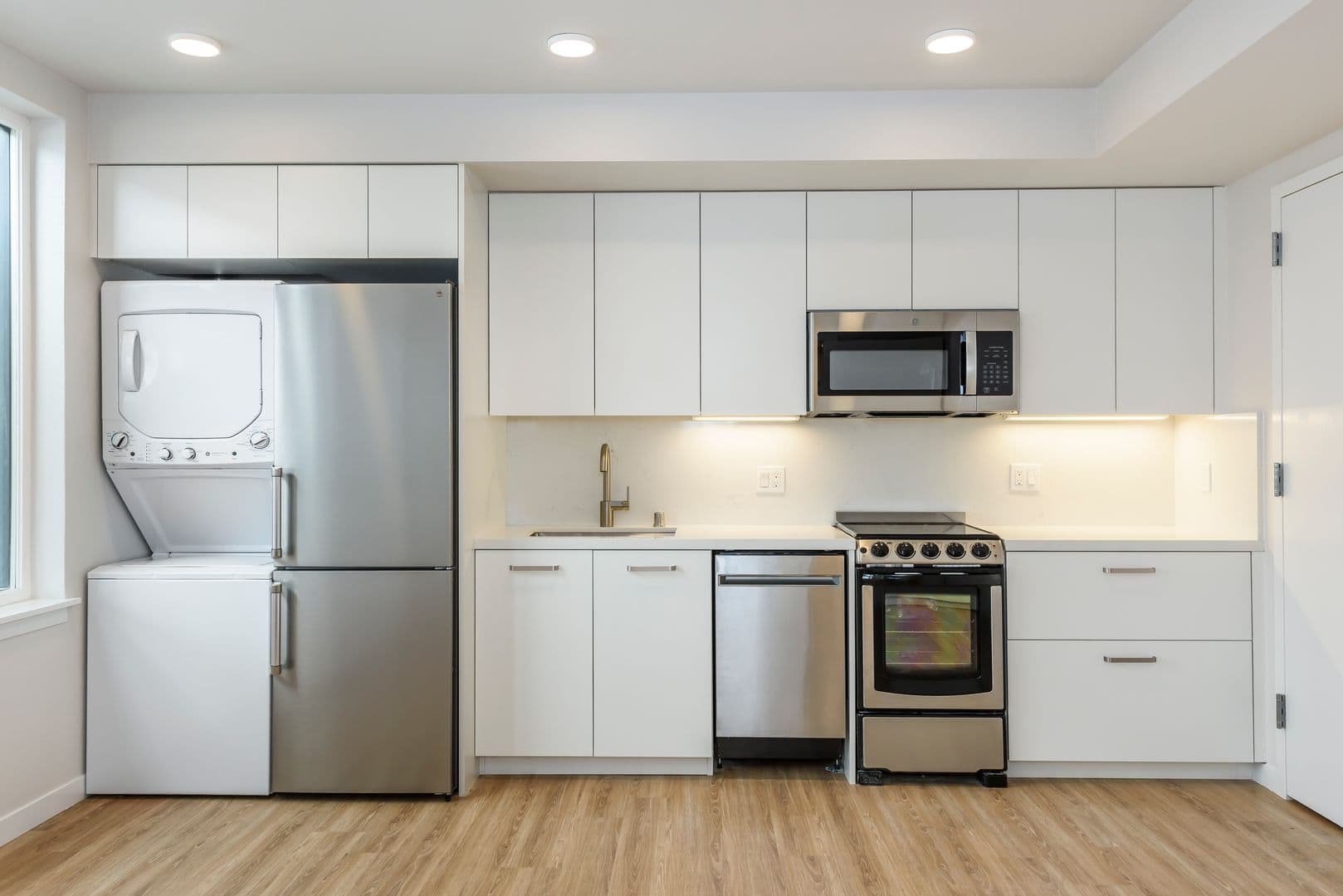 Berkeley Apartment: 2067 University Ave
