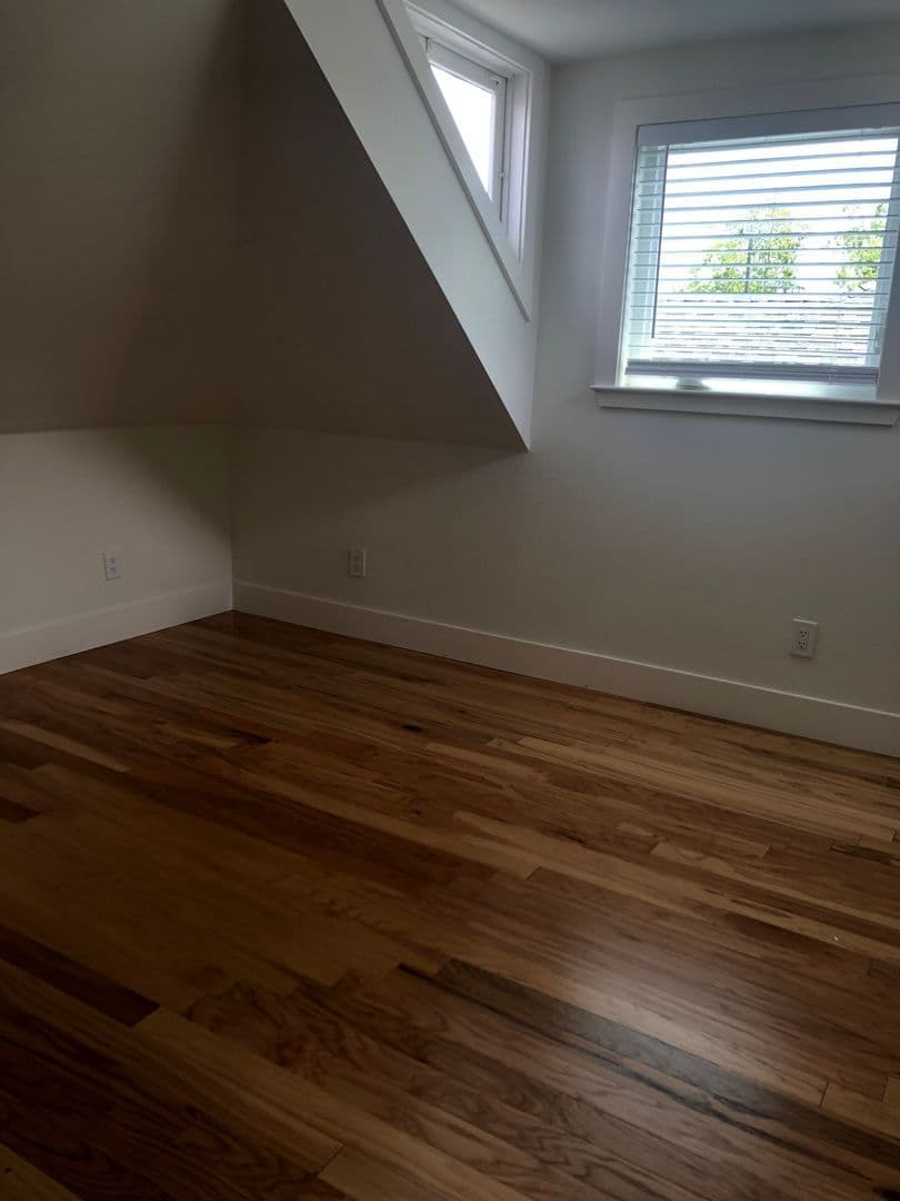 Alameda Apartment: 2060 San Antonio Ave