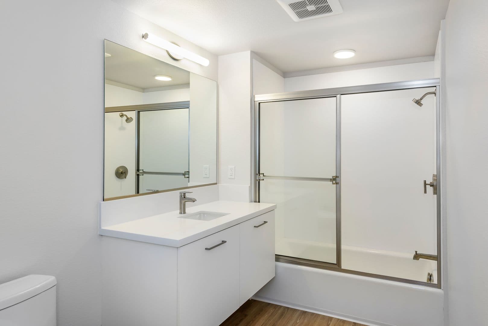 Berkeley Apartment: 2067 University Ave