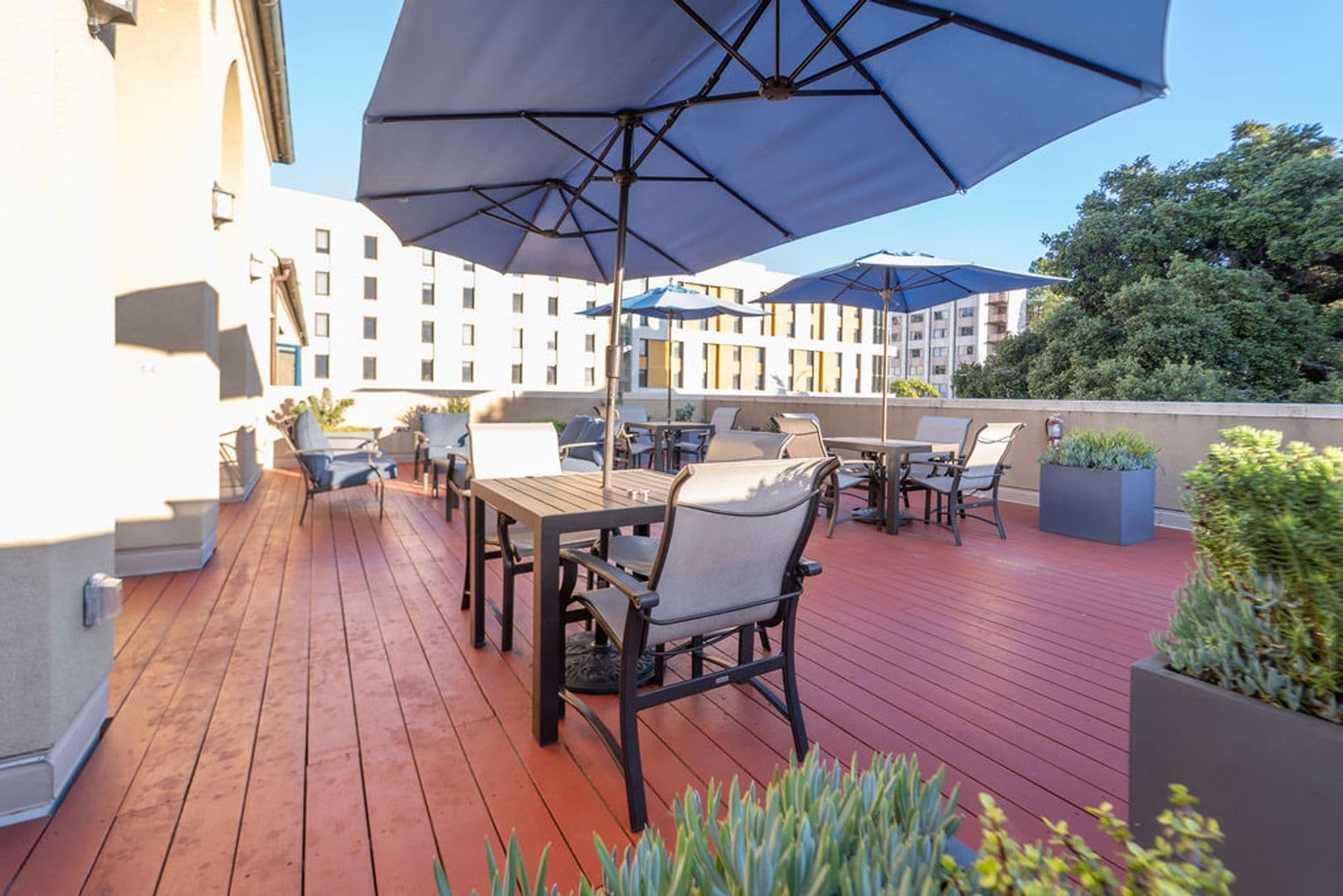 Berkeley Apartment: 2398 Bancroft Way