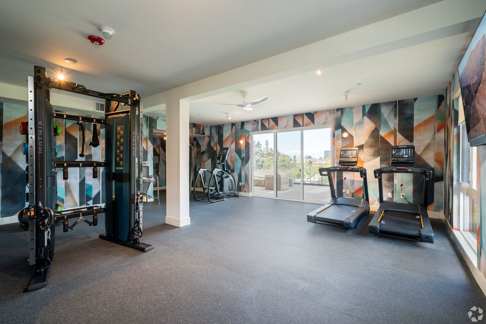Oakland Apartment: 240 W. MacArthur Blvd