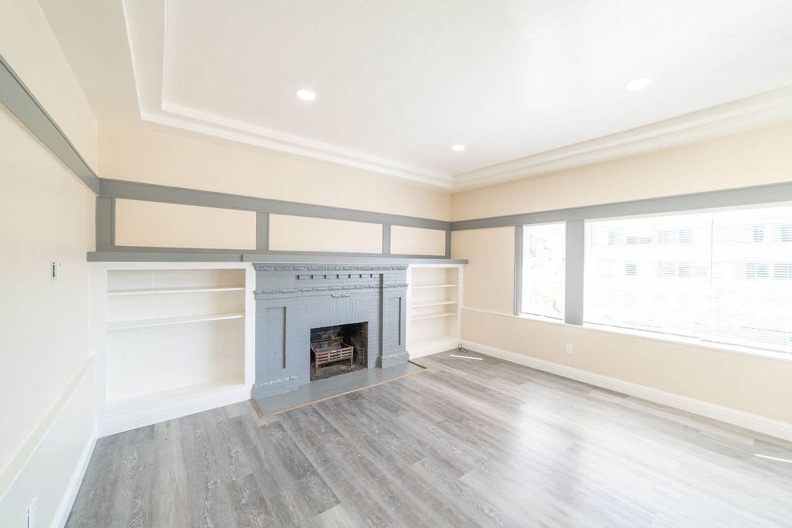 Oakland Apartment: 395 Palm Ave