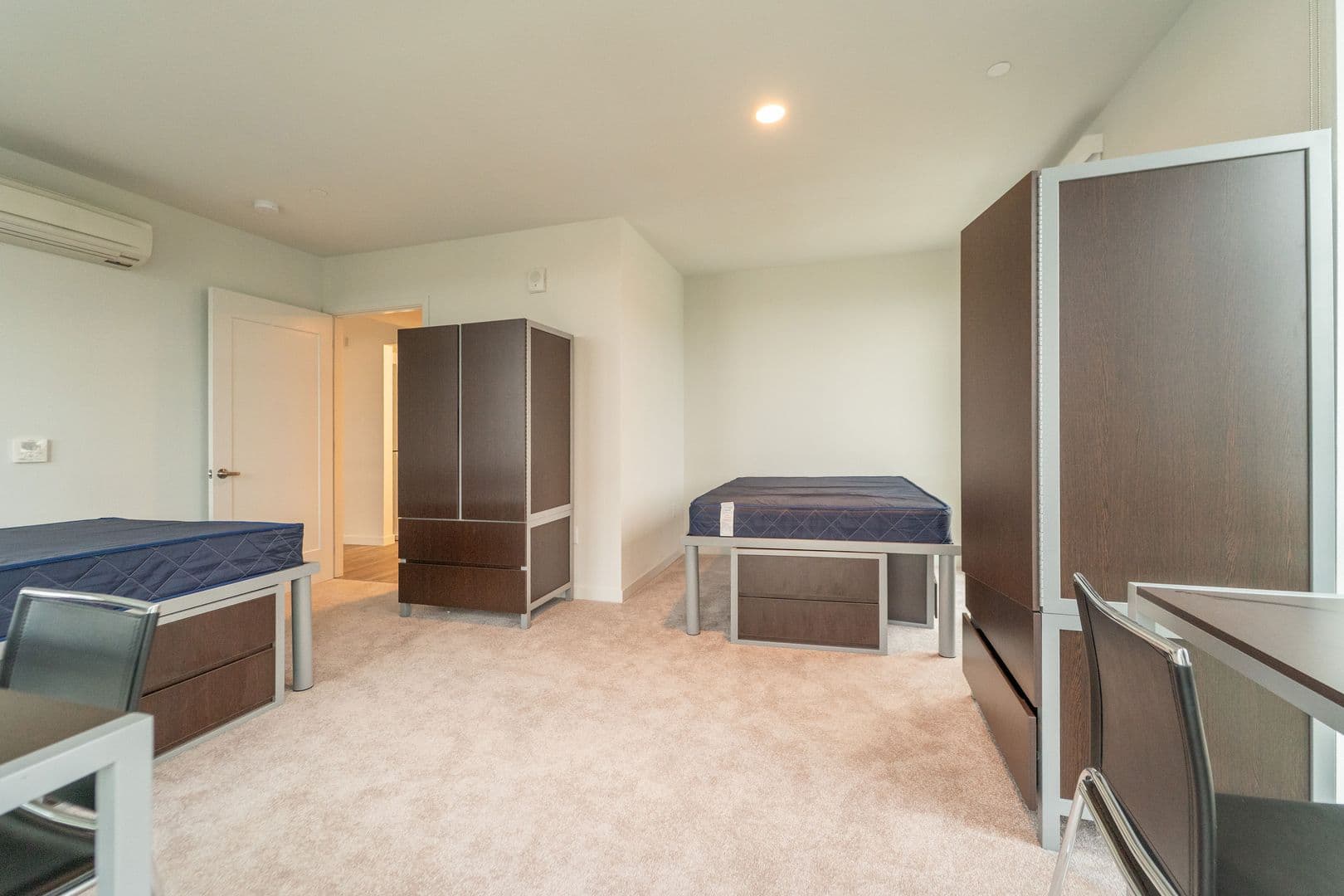 Berkeley Apartment: 2077 Haste St