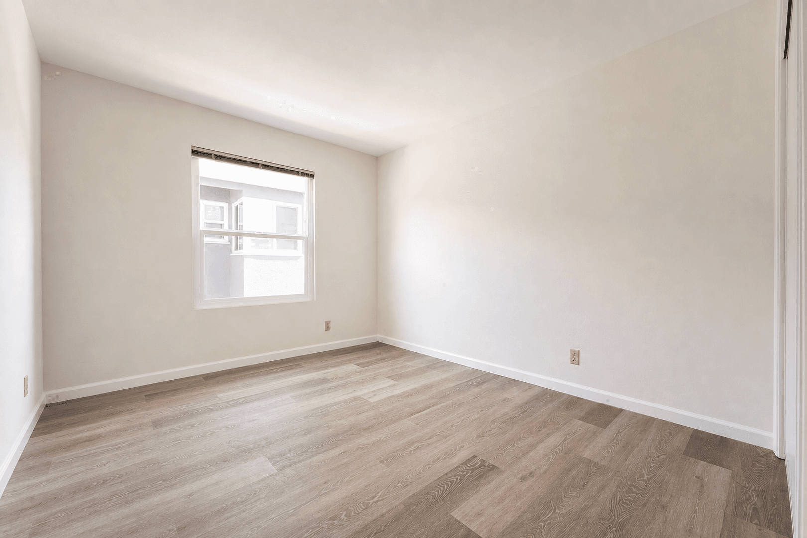 Berkeley Apartment: 2540 College Ave