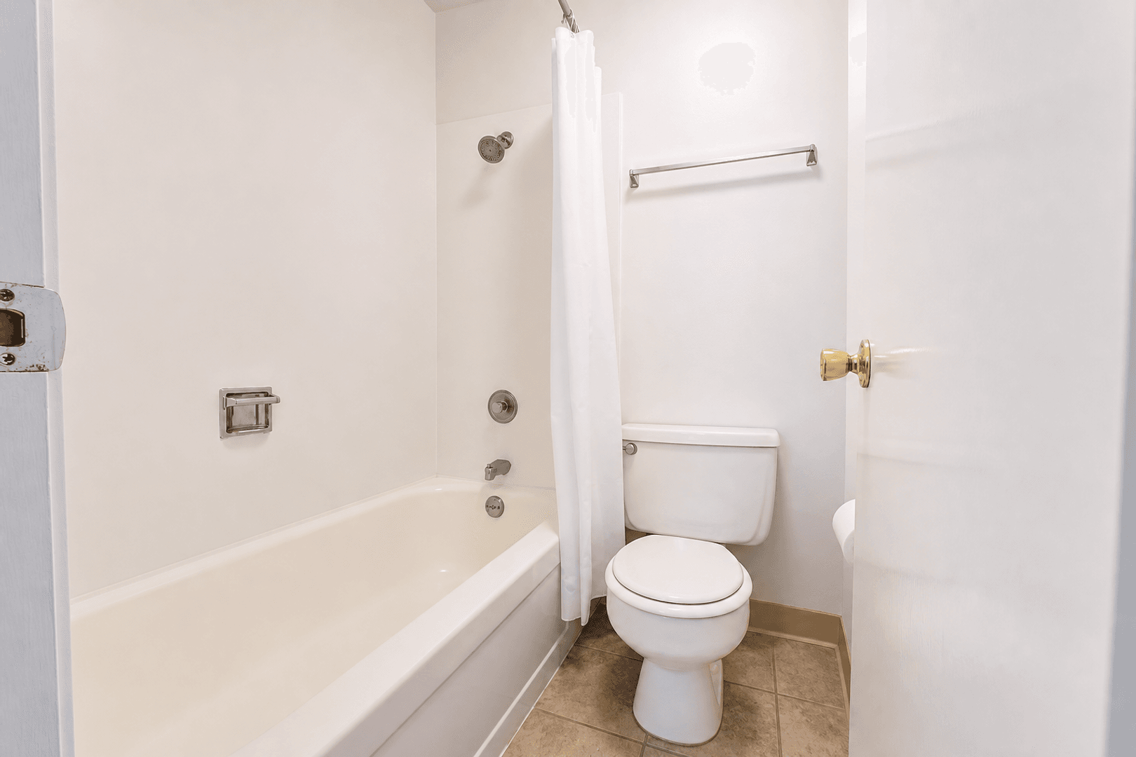 Berkeley Apartment: 2540 College Ave