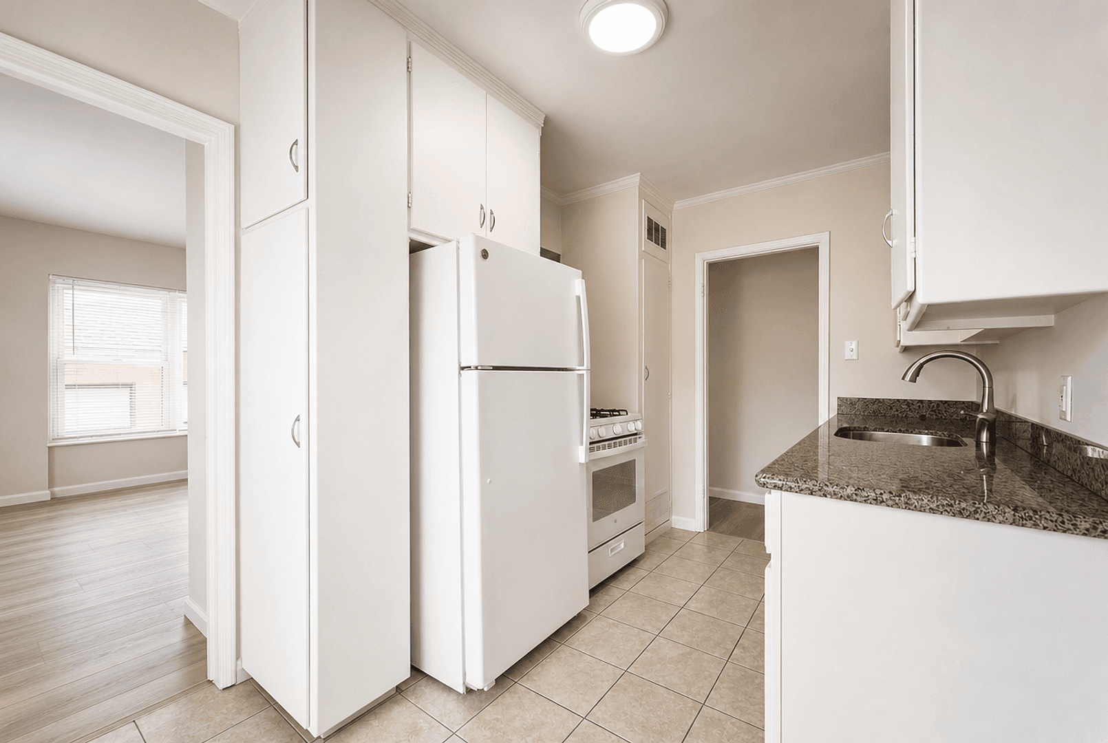 Albany Apartment: 935 Solano Avenue