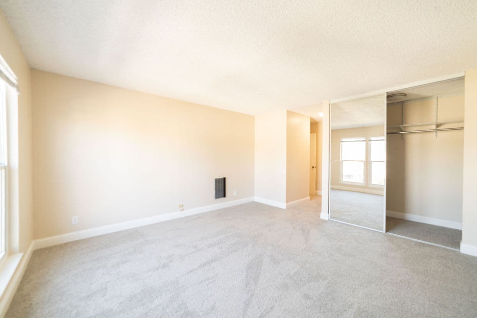 Oakland Apartment: 365 Euclid Ave.