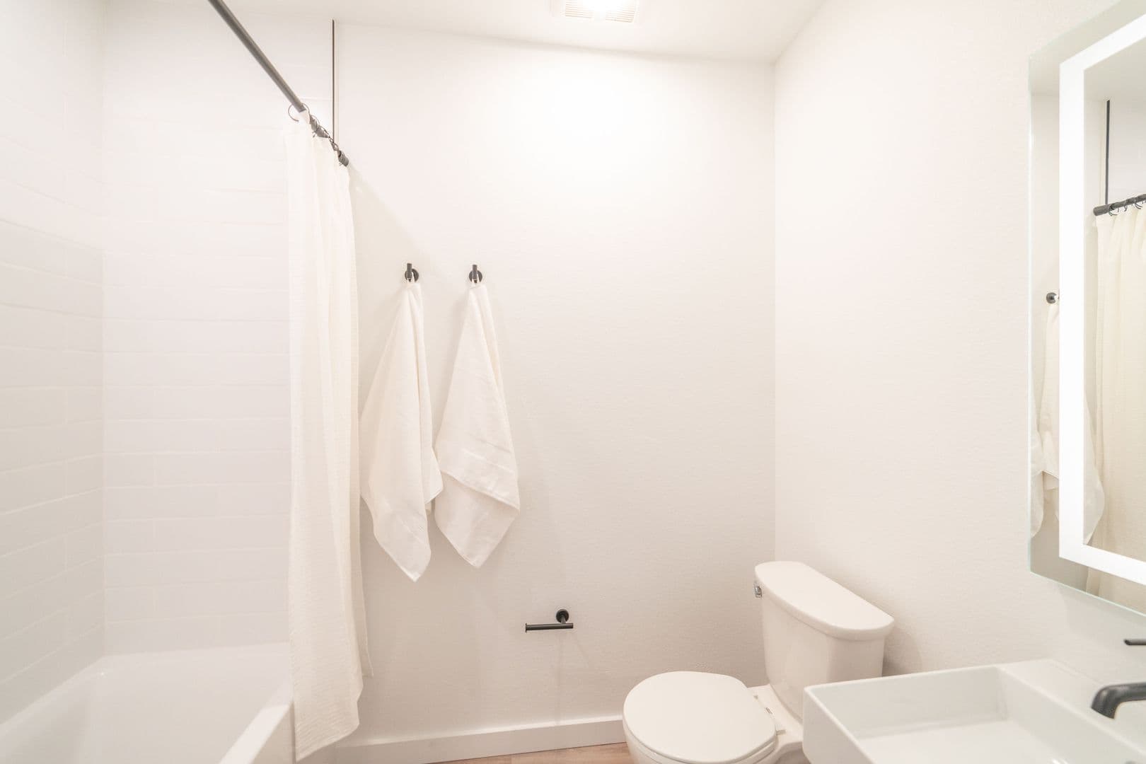 Berkeley Apartment: 2025 Kala Bagai Way