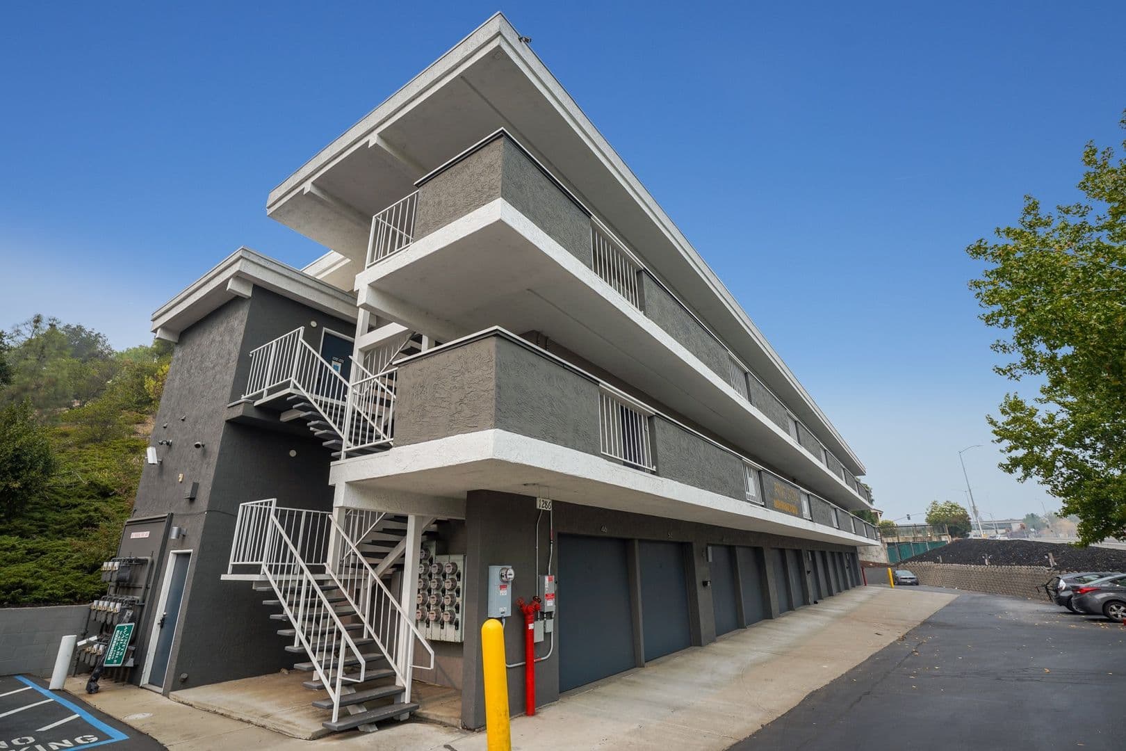 Hayward Apartment: 1282 Mattox Rd
