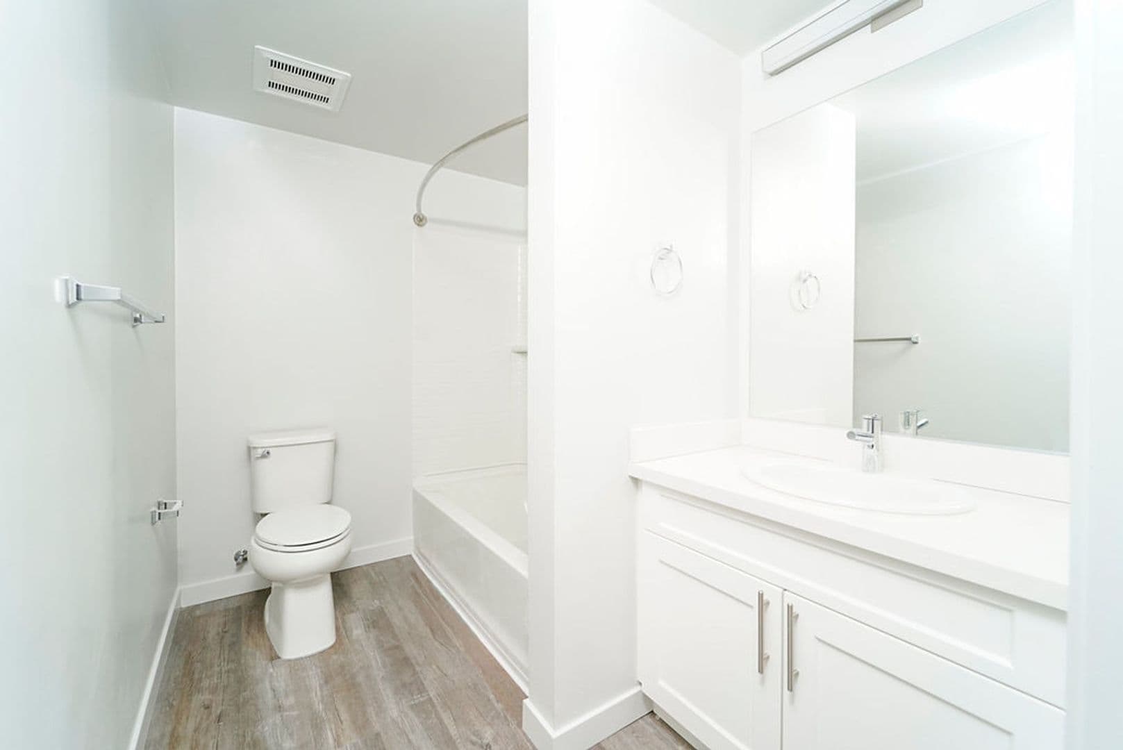 Berkeley Apartment: 2077 Haste St