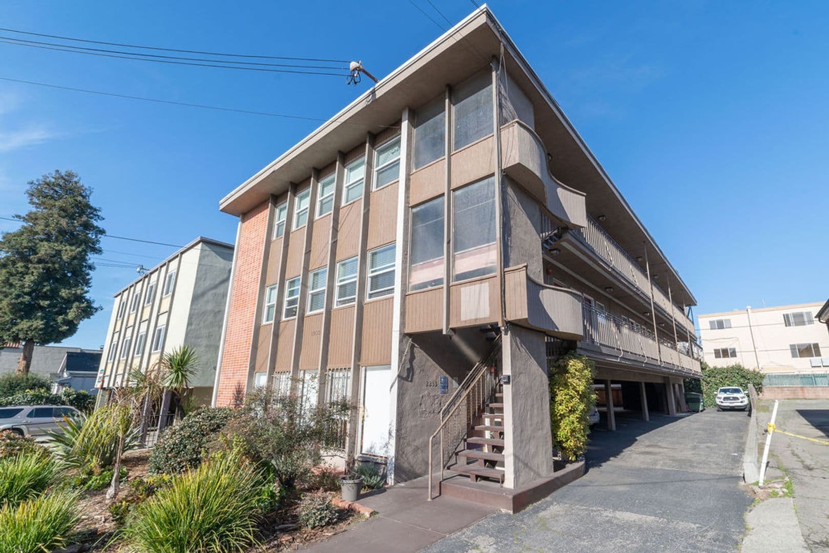 Berkeley Apartment: 2233 Channing Way