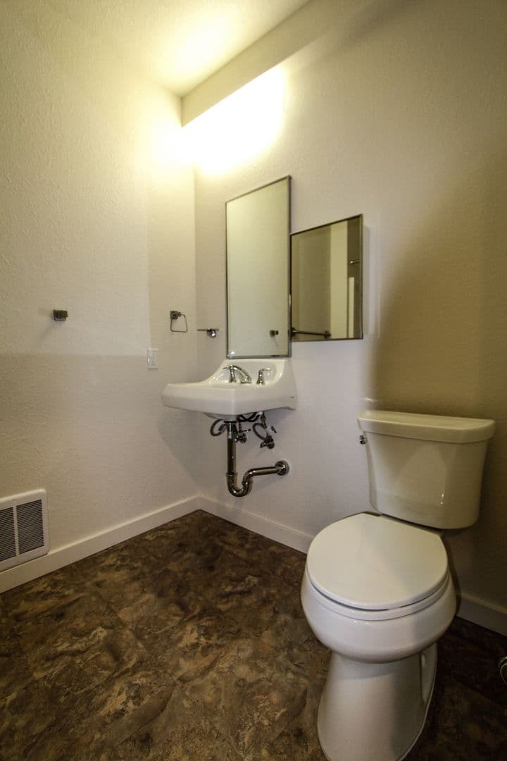 Berkeley Apartment: 1901 Dwight Way