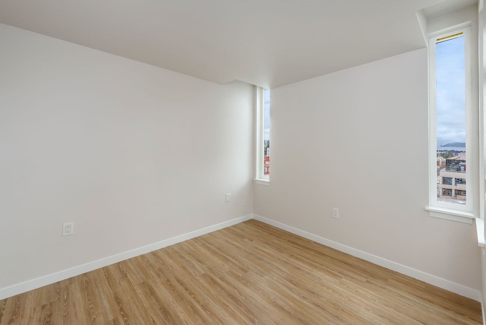Berkeley Apartment: 2067 University Ave