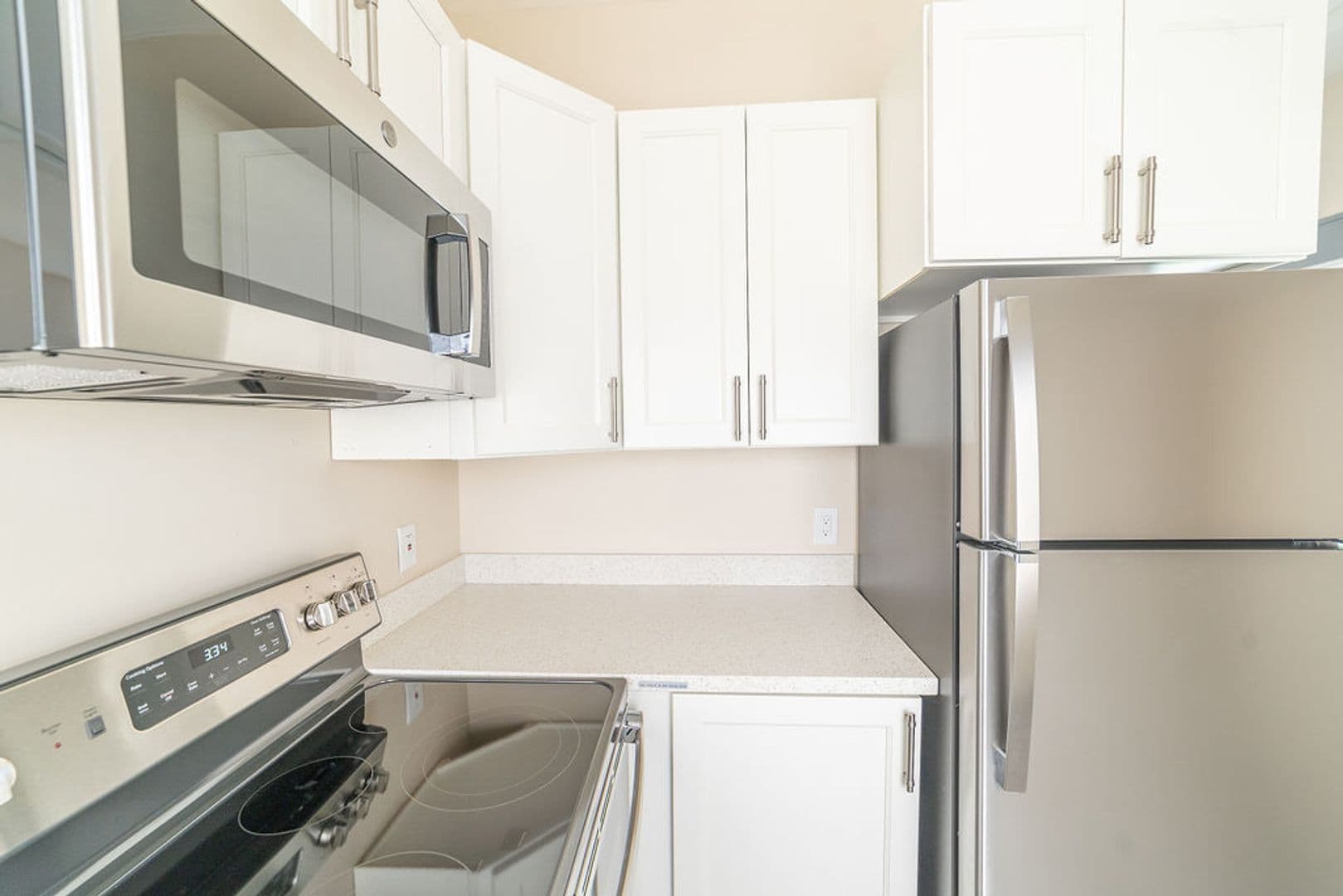 Oakland Apartment: 395 Palm Ave