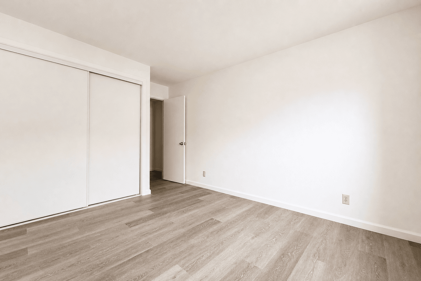 Berkeley Apartment: 2540 College Ave