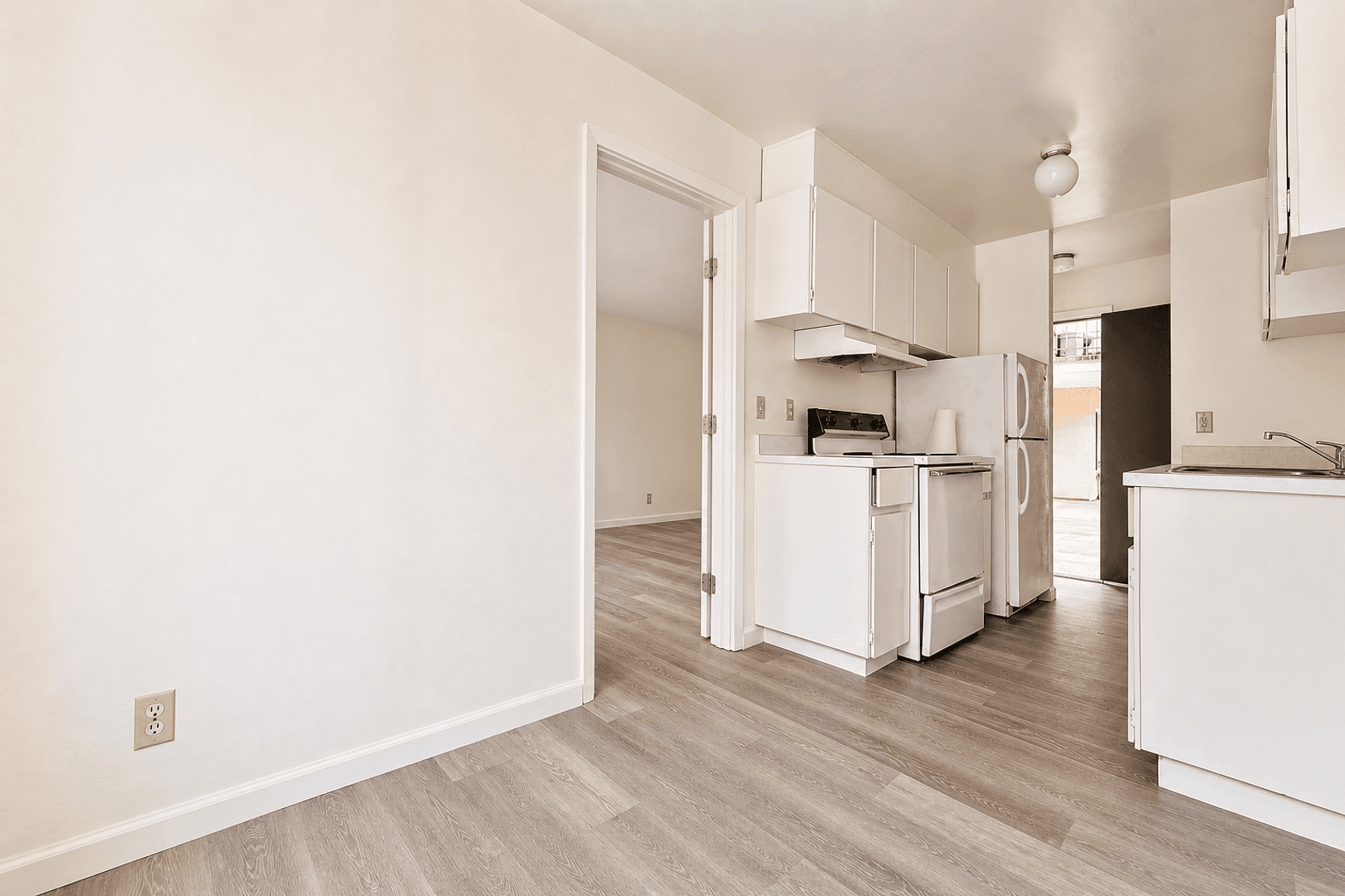 Berkeley Apartment: 2540 College Ave