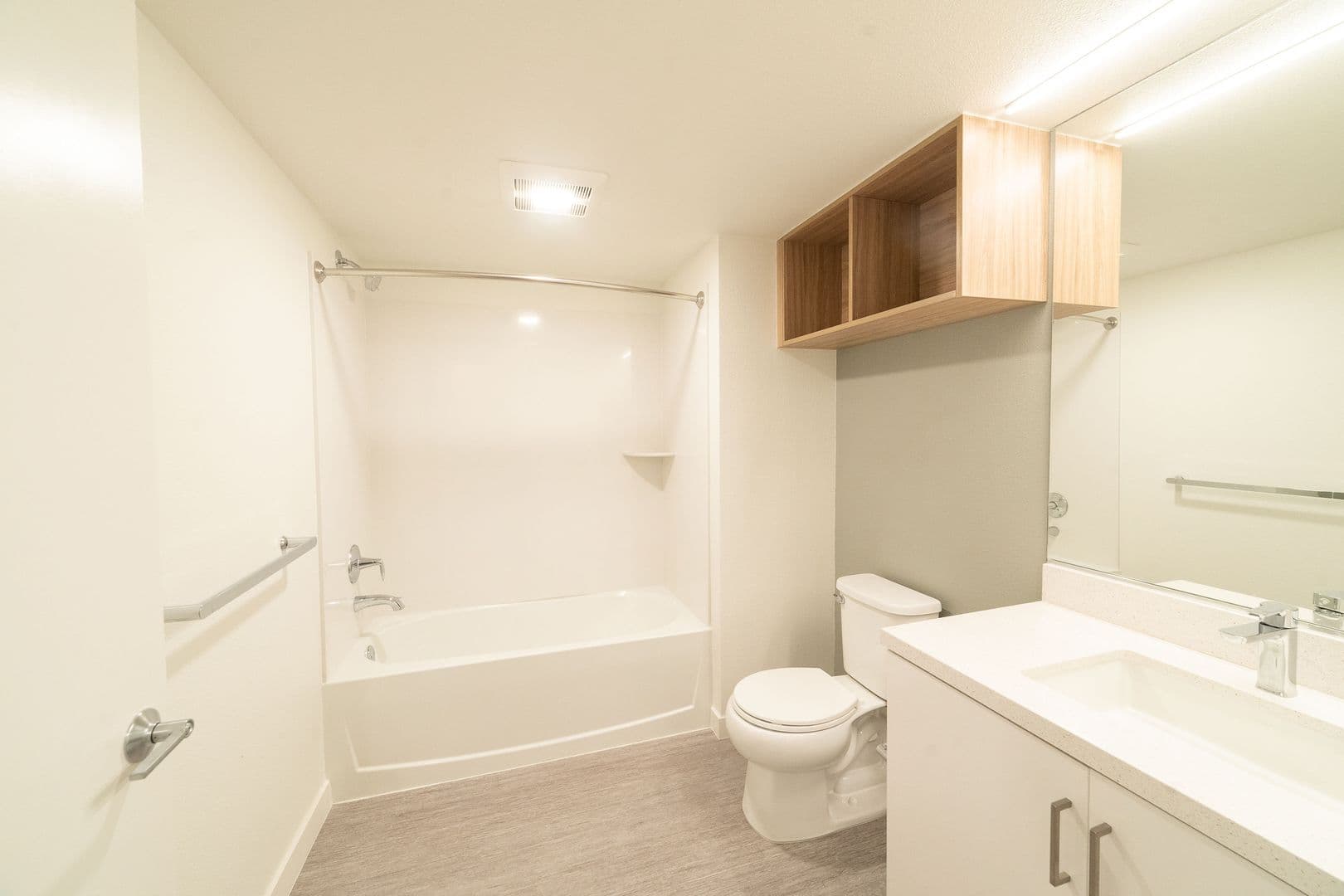 Berkeley Apartment: 2150 Kittredge St